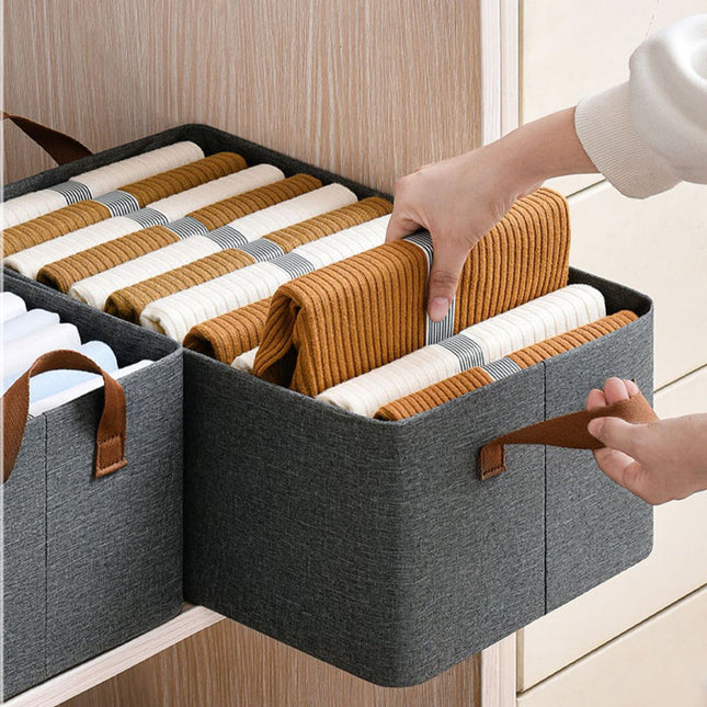 Folding organiser box